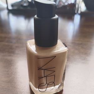 Nars Sheer Glow Foundation
